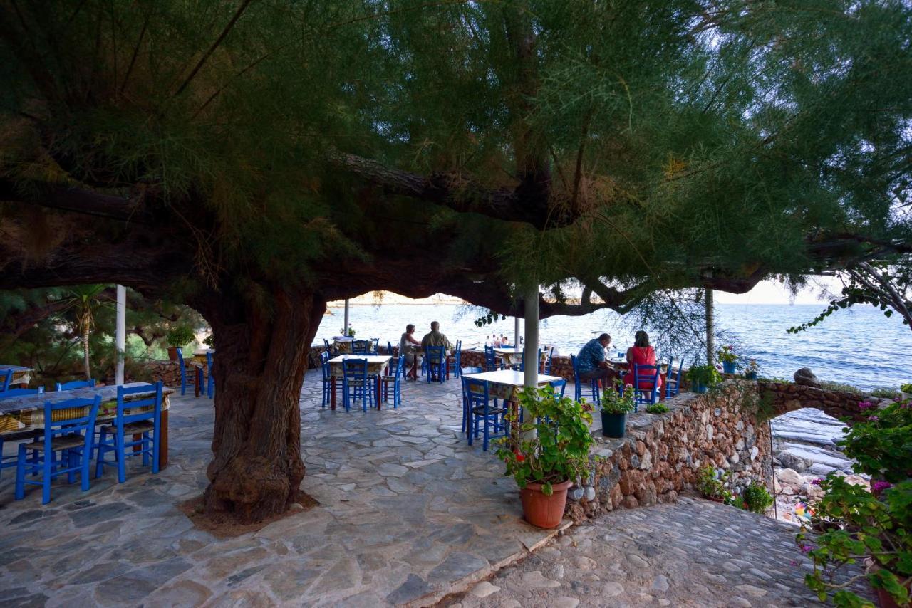 Taverna Akrogiali Hotel *