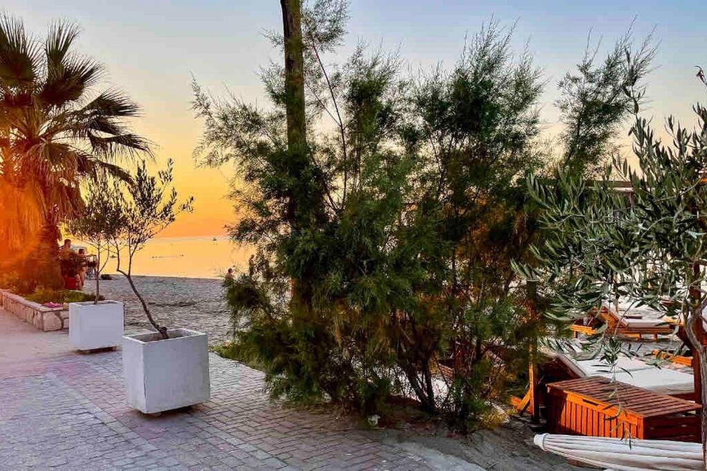 Apartment With Sea View In Pefkohori. *