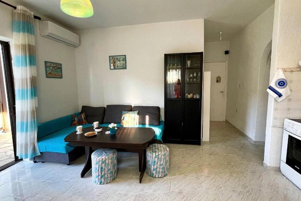 Apartment With Sea View In Pefkohori. *