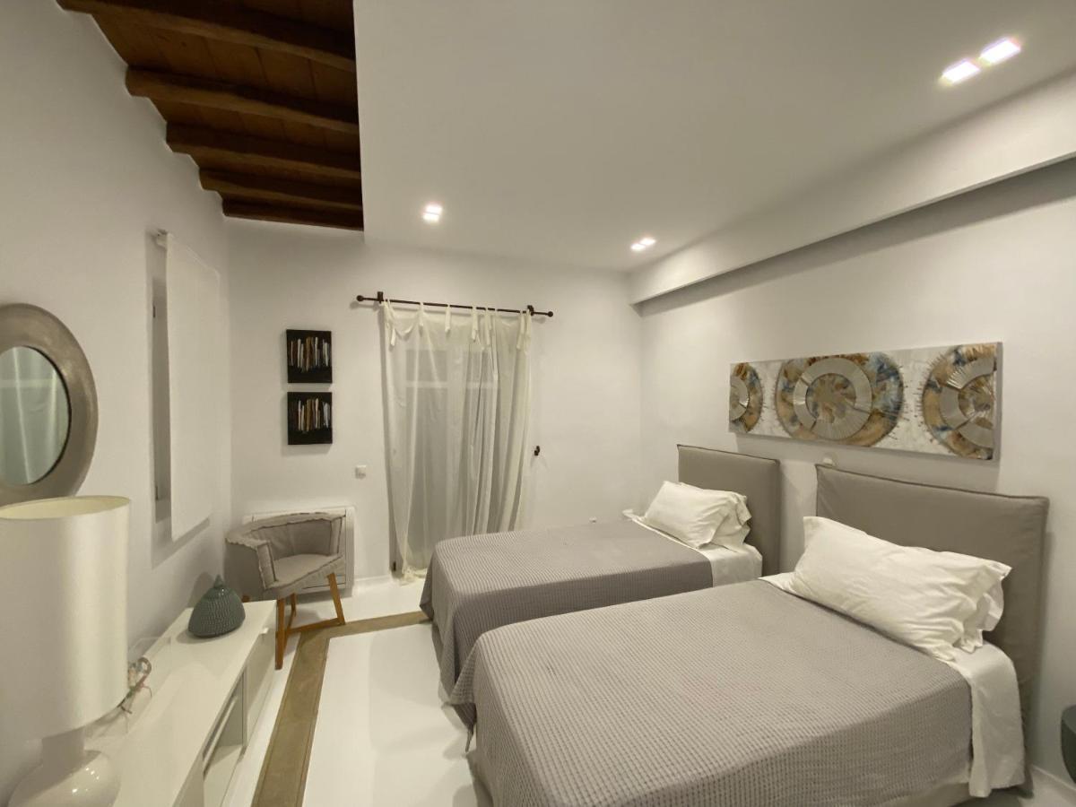 Villa Alessandra With Massive Pool By Diles