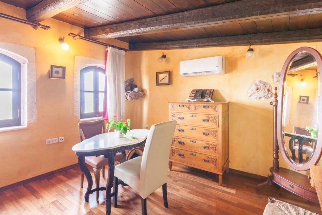 Samonas - 5 Maisonettes With Breathtaking Views Chania (Crete)