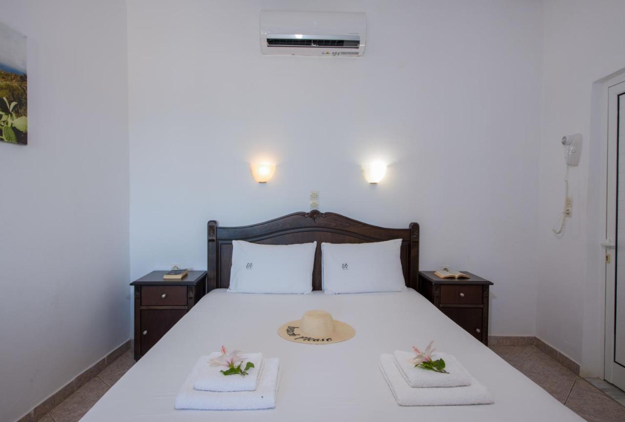 Village Hotel *