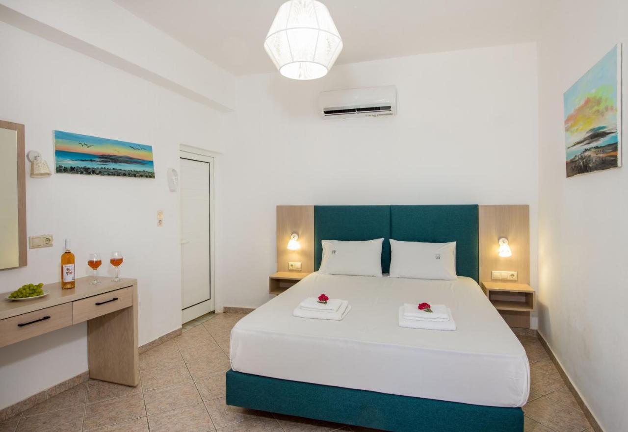 Hotel Village *