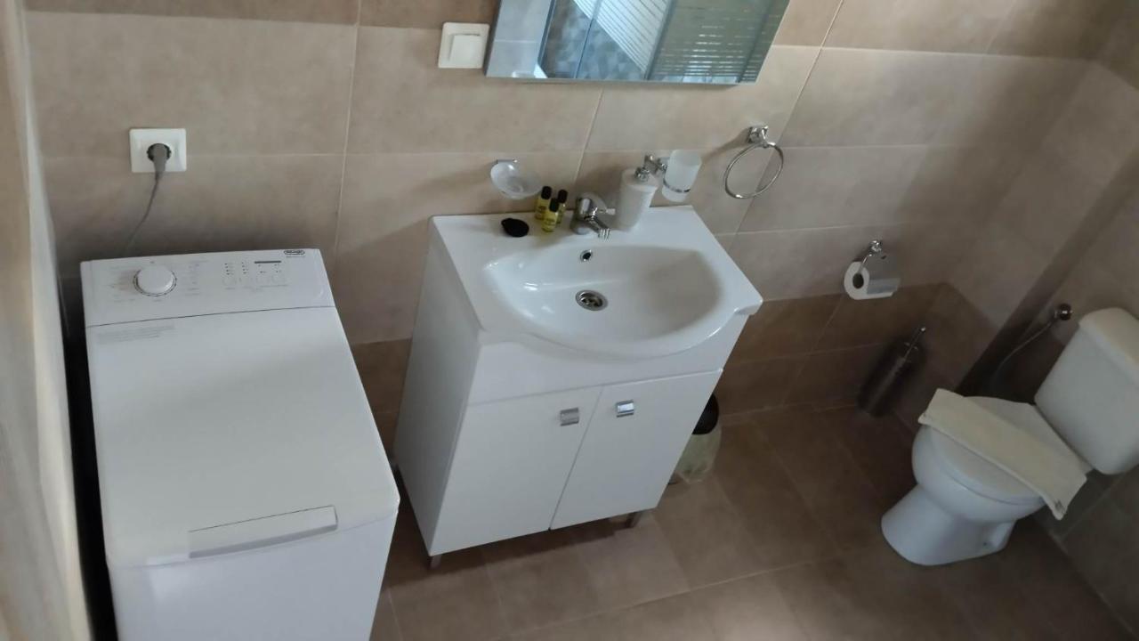 Golden Sun Apartment
