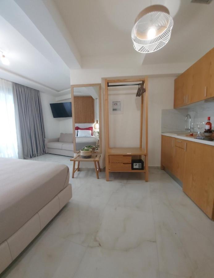 Wide Blue Luxury Boutique Aparthotel Neos Marmaras