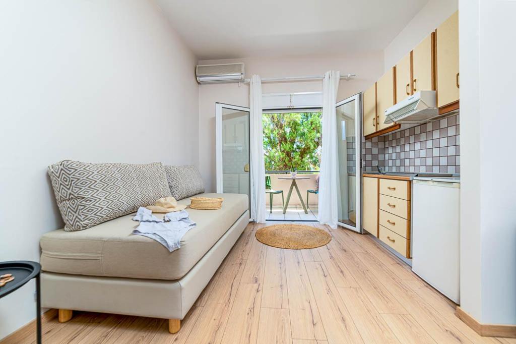 Aparthotel Troulis Seaside 3*