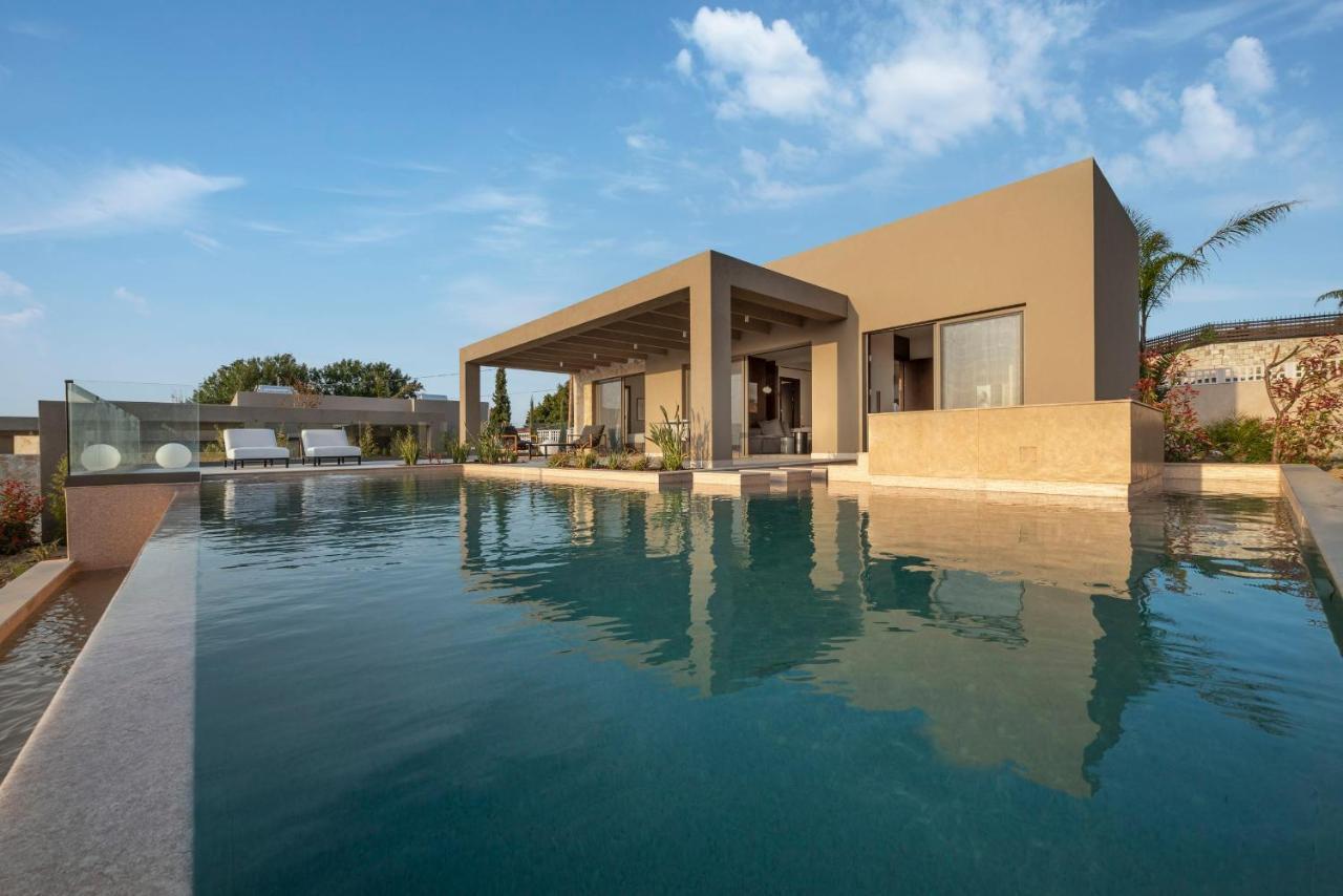 Maravilla Luxury Living