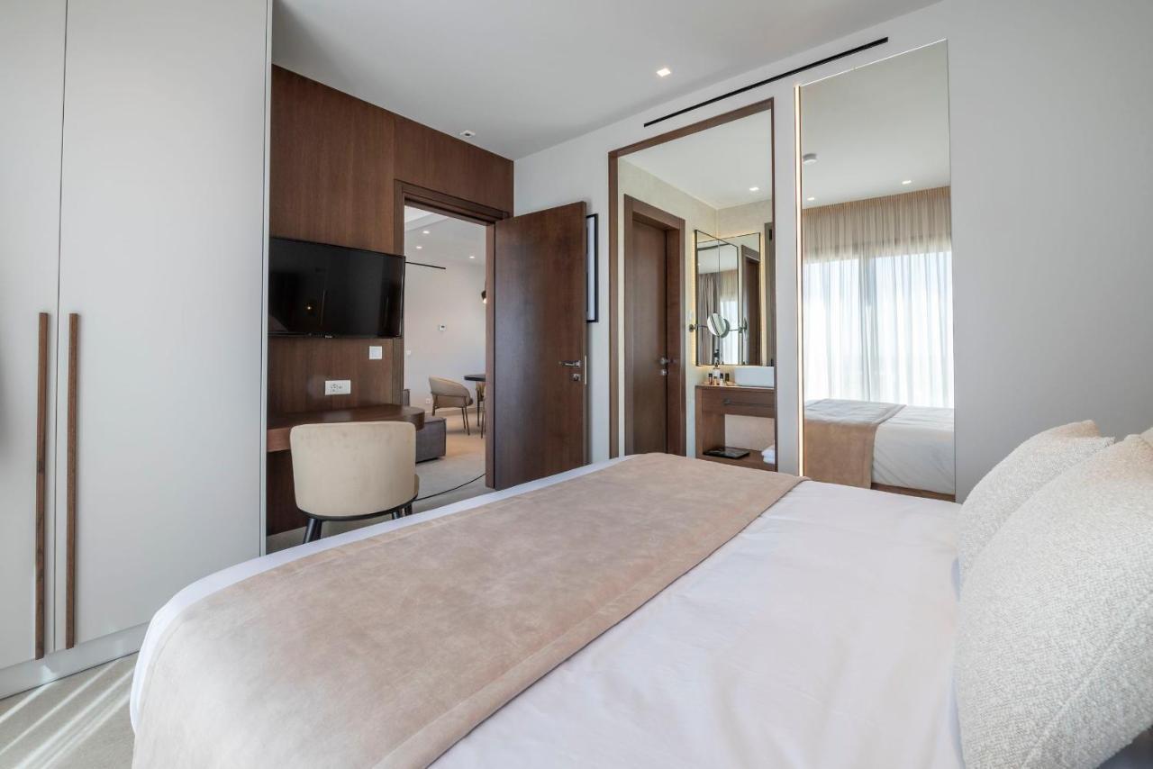 Maravilla Luxury Living