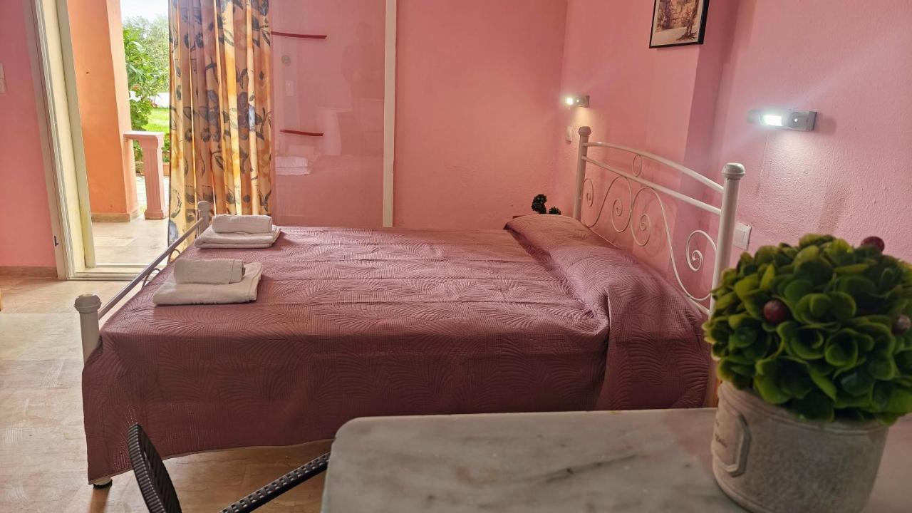 Aparthotel Elena Pool 2*