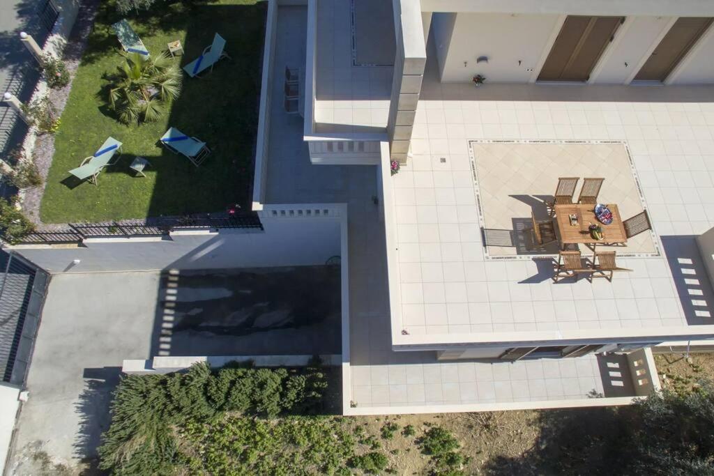 Apartment With Private Pool Near To The Sea