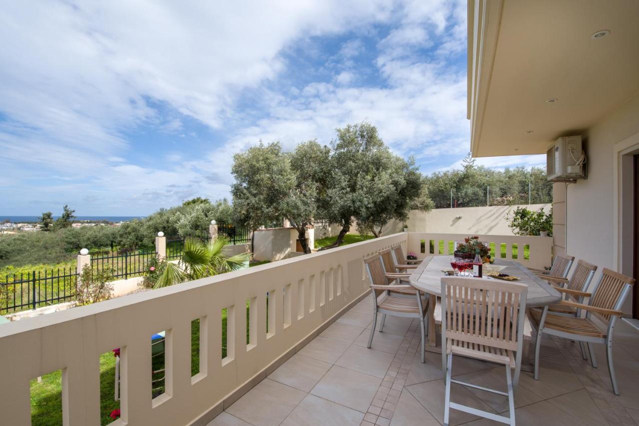 With Private Pool Near To The Sea *