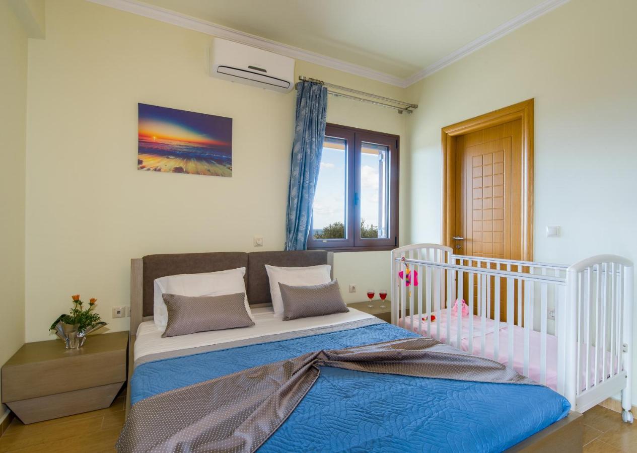 With Private Pool Near To The Sea Apartment