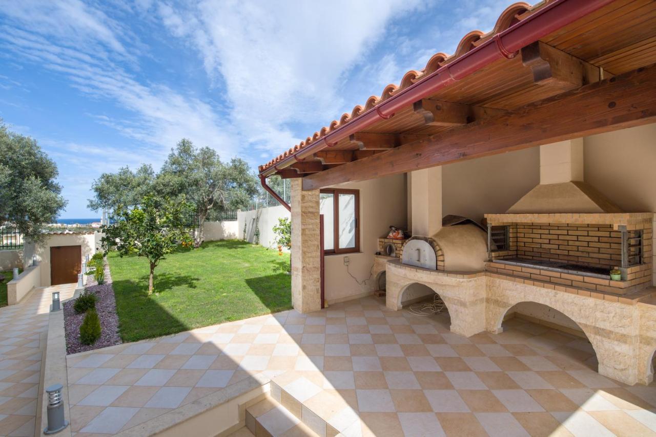 With Private Pool Near To The Sea *