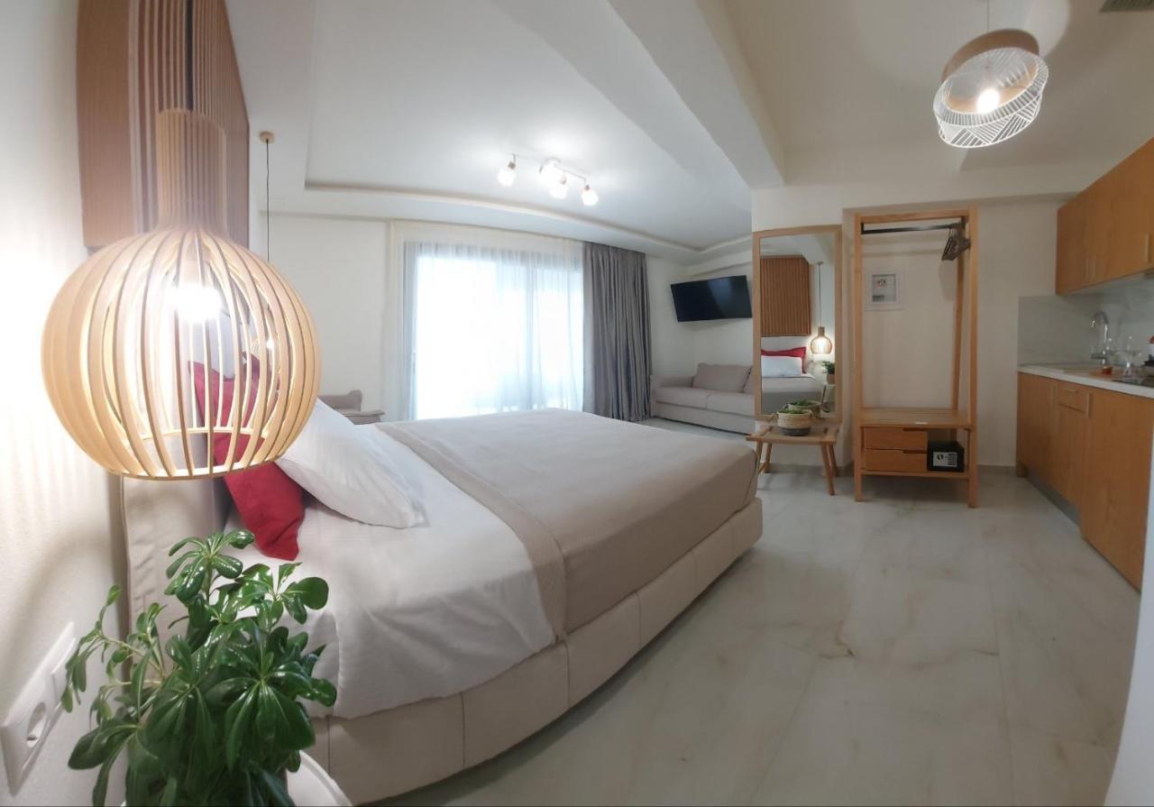 Wide Blue Luxury Boutique Aparthotel Neos Marmaras
