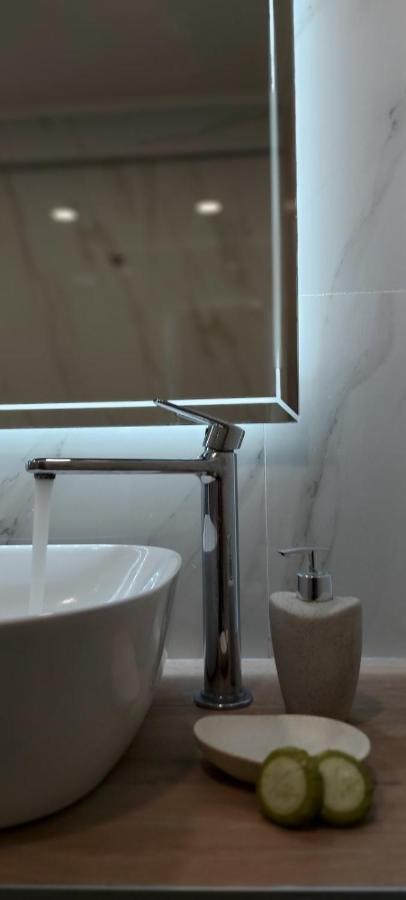 Wide Blue Luxury Boutique Aparthotel