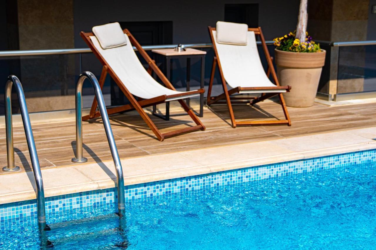 Vellum Luxury Living 2*