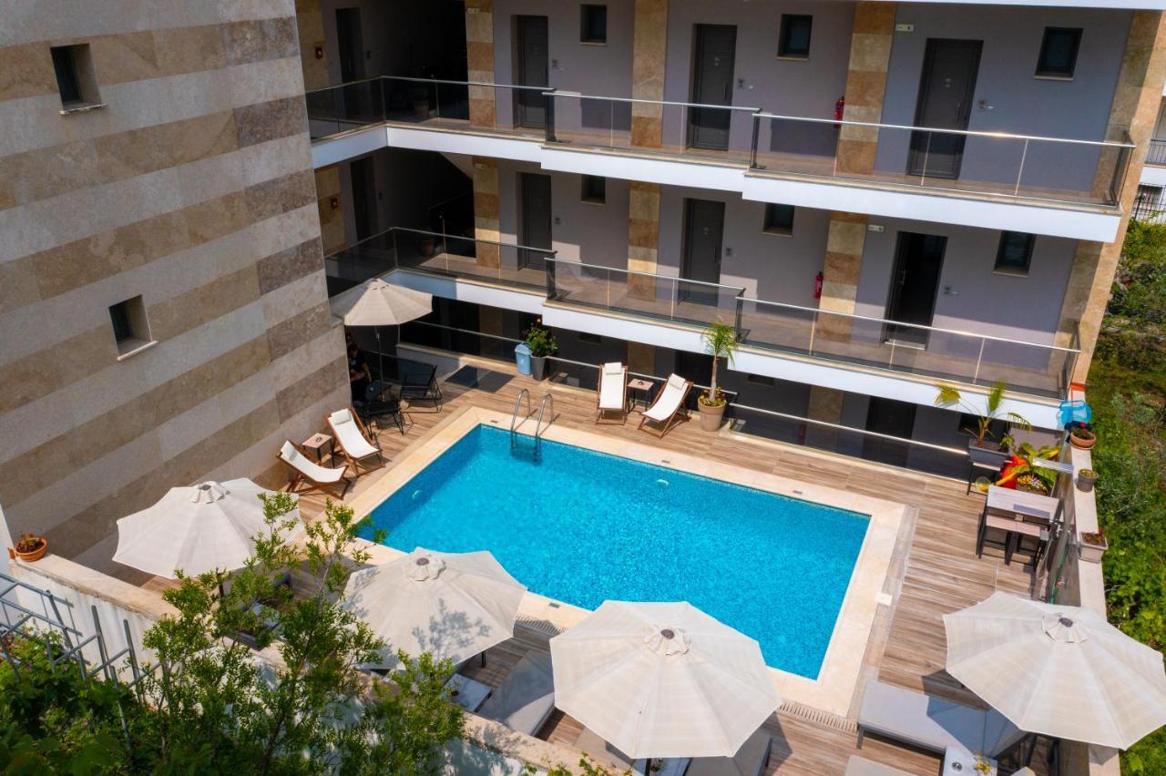 Vellum Luxury Living Hotel 2*