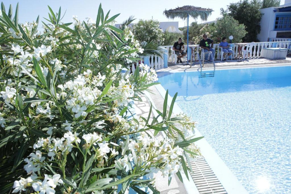 Studios Apartments Perivolos 3*