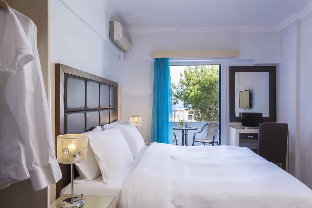 Loizos Stylish Residences Aparthotel 3*