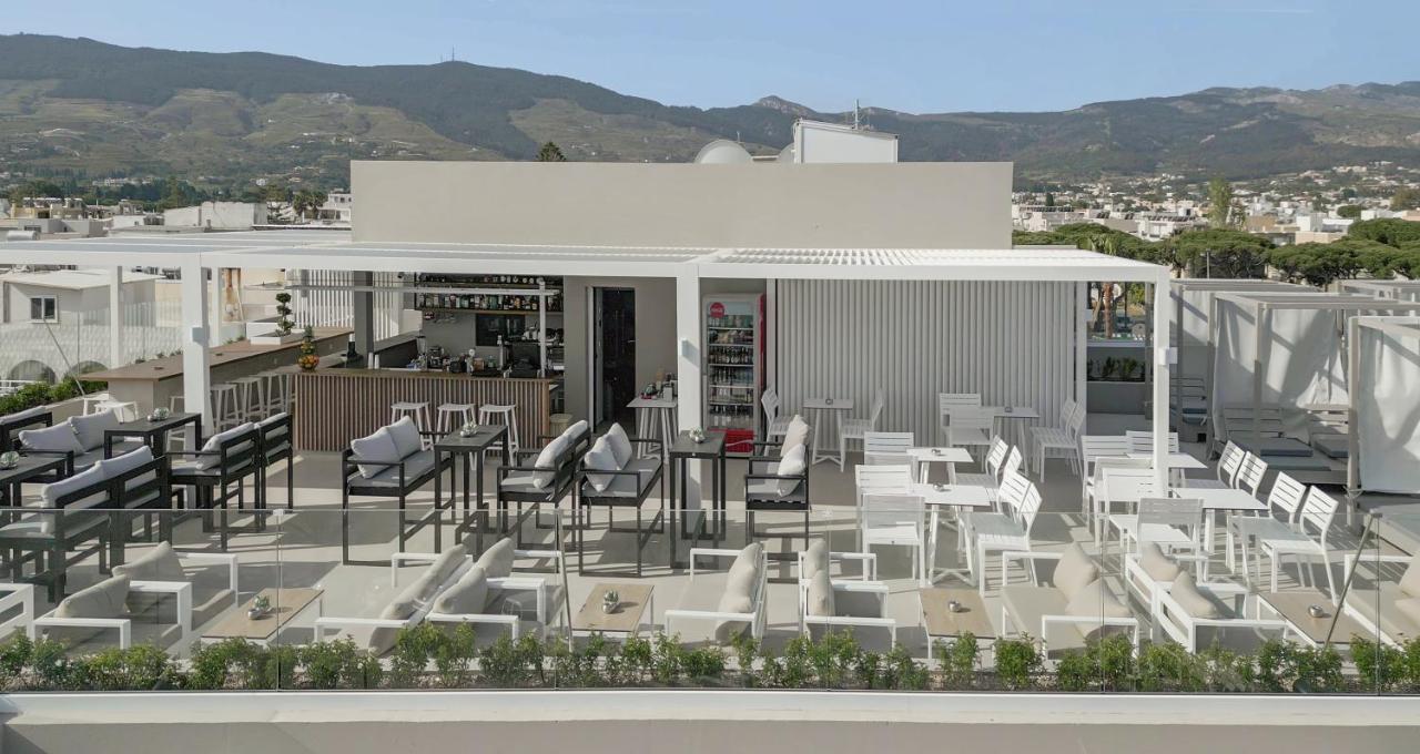 Aparthotel Divine & 4*