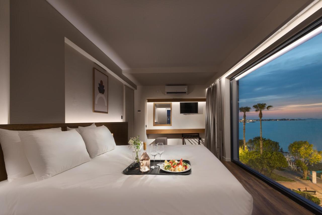 Aparthotel Divine & 4*