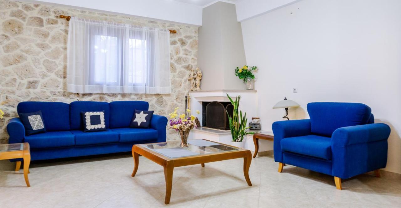 Blue Horizon Stone House At Apartment *