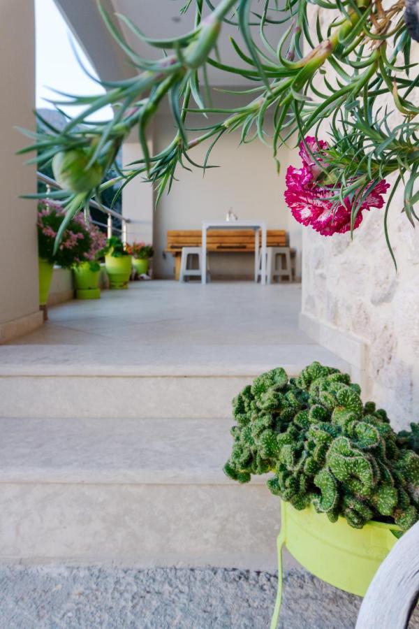 Apartment Blue Horizon Stone House At