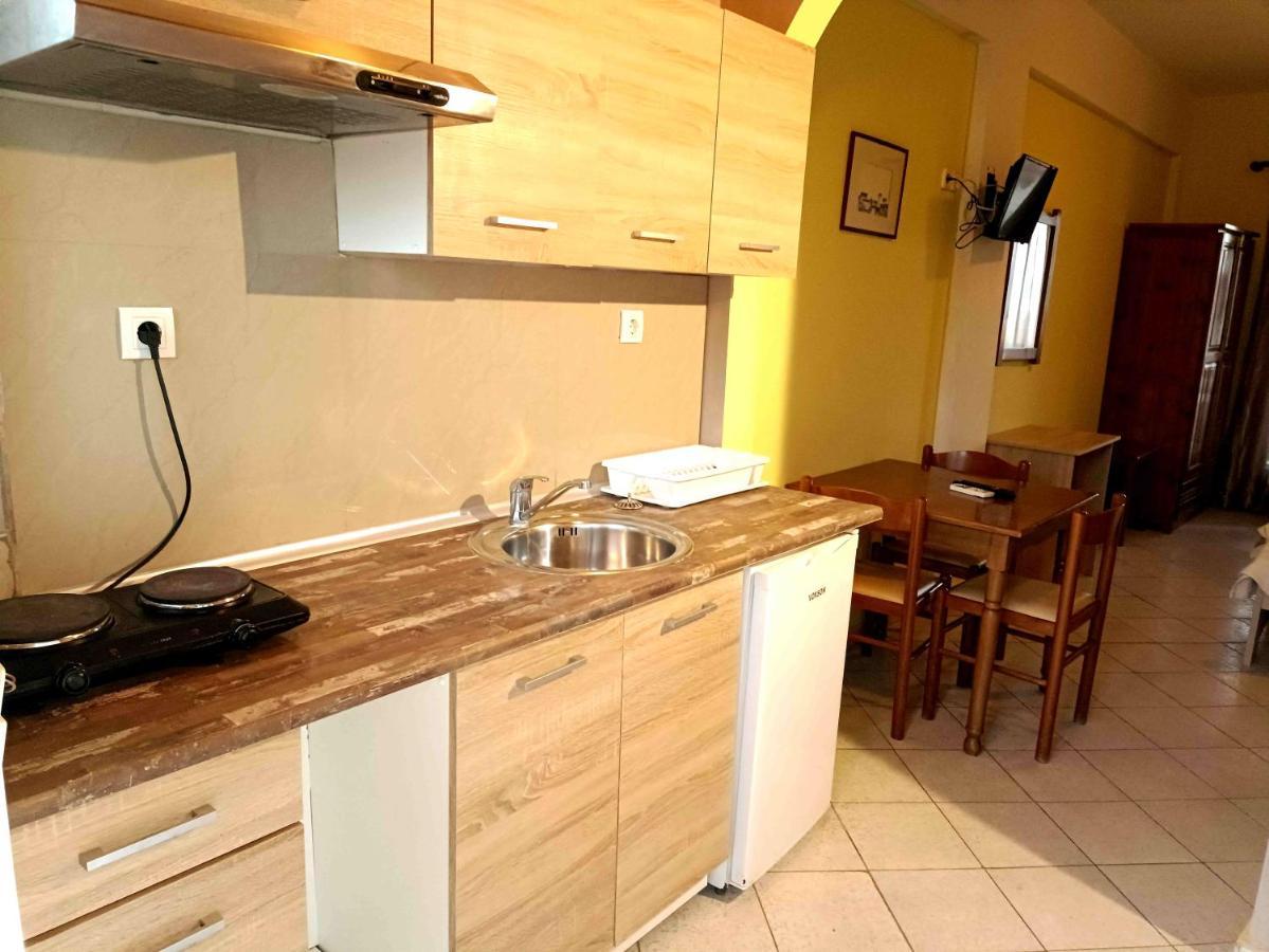 Finikas Apartment *