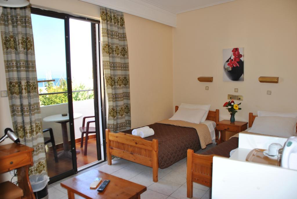 Yiorgos Hotel 2*