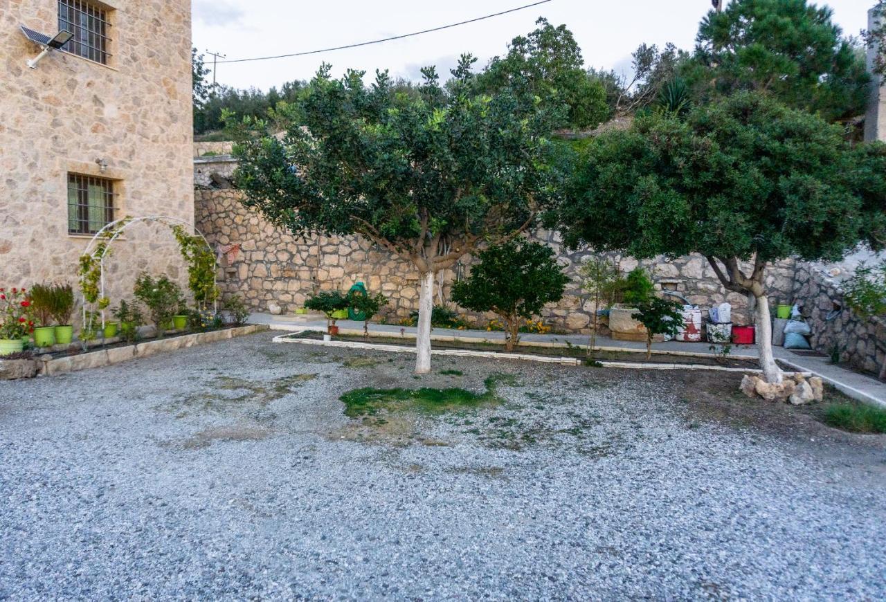 Blue Horizon Stone House At Apartment *
