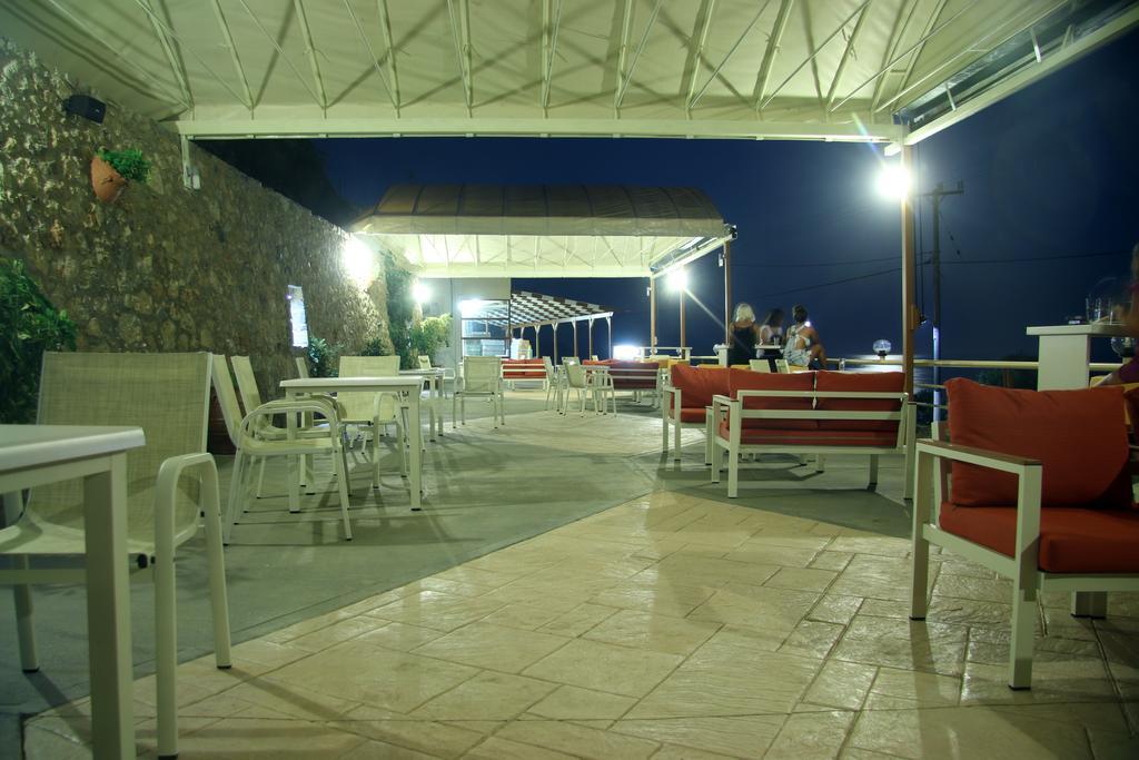 Santa Marina Apartment Rodakino