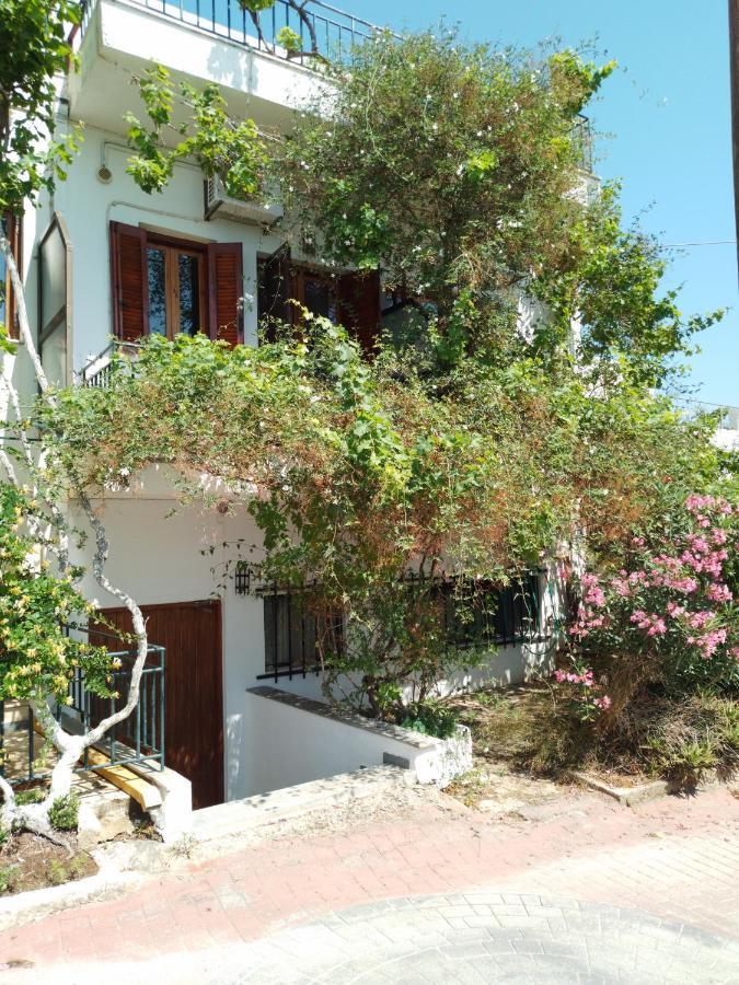 Loggia Two Guest house Agia Galini (Crete)