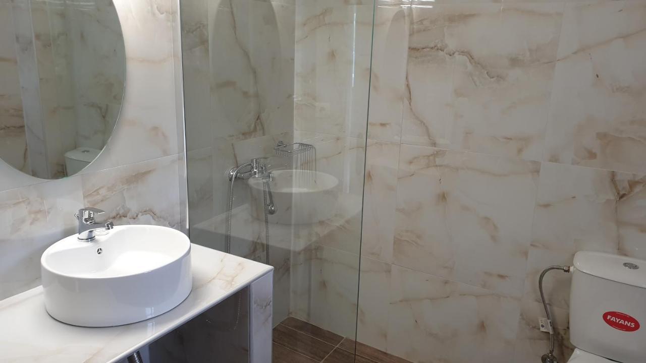 Apartment Amparoudes