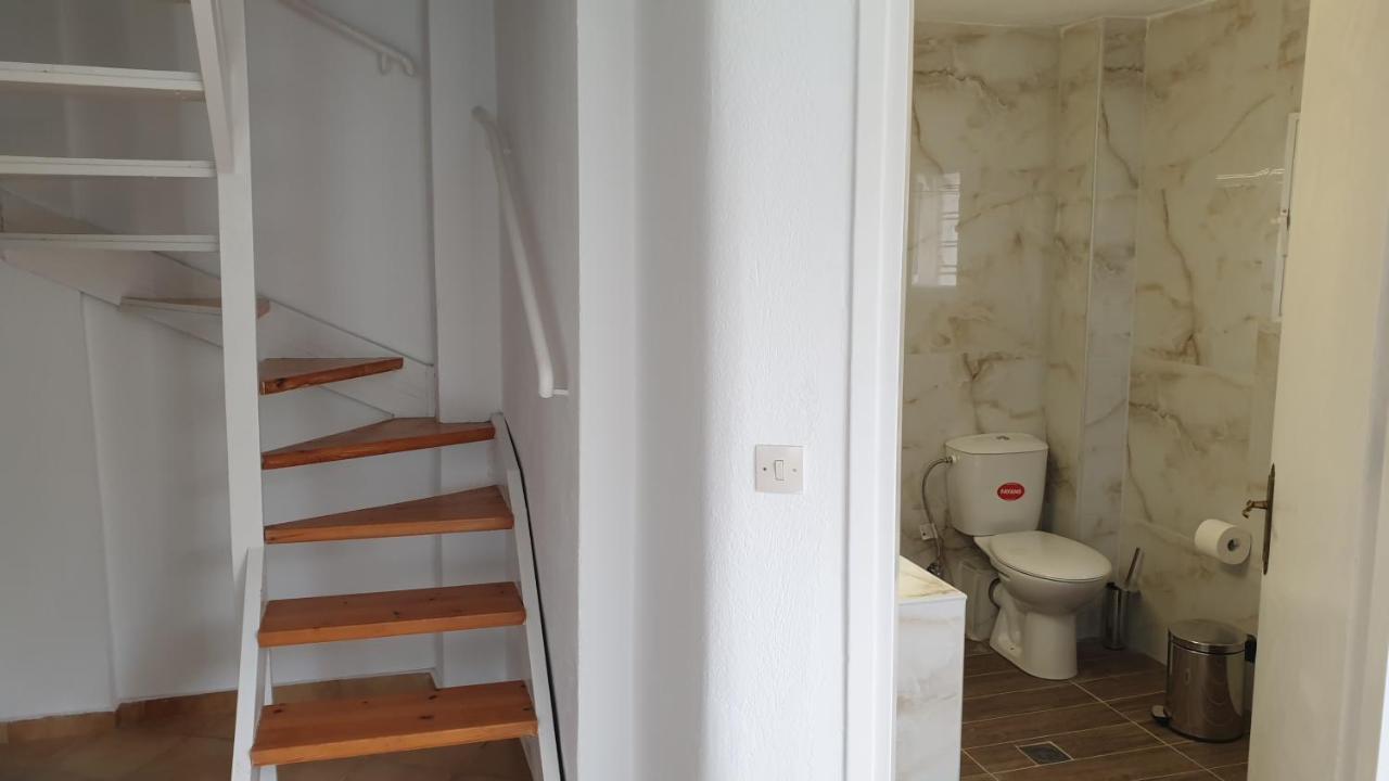 Apartment Amparoudes