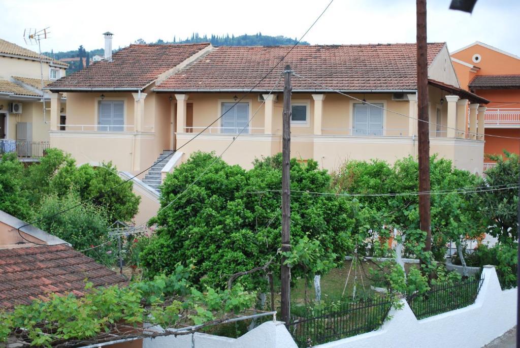 Dominoes Corfu Aparthotel Ipsos