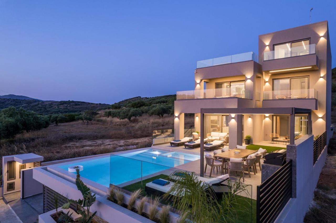 Ekphrasis With Sea View And Jacuzzi *