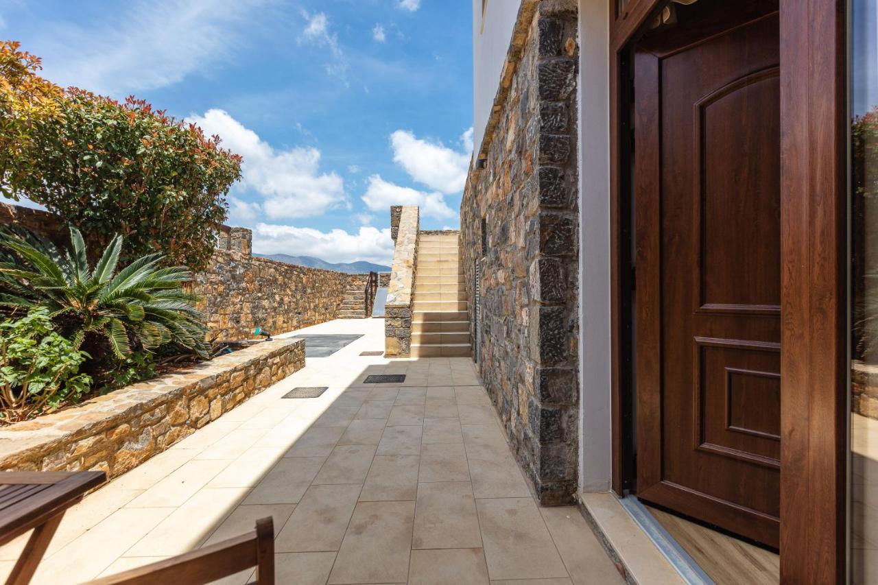 Maris Villa *