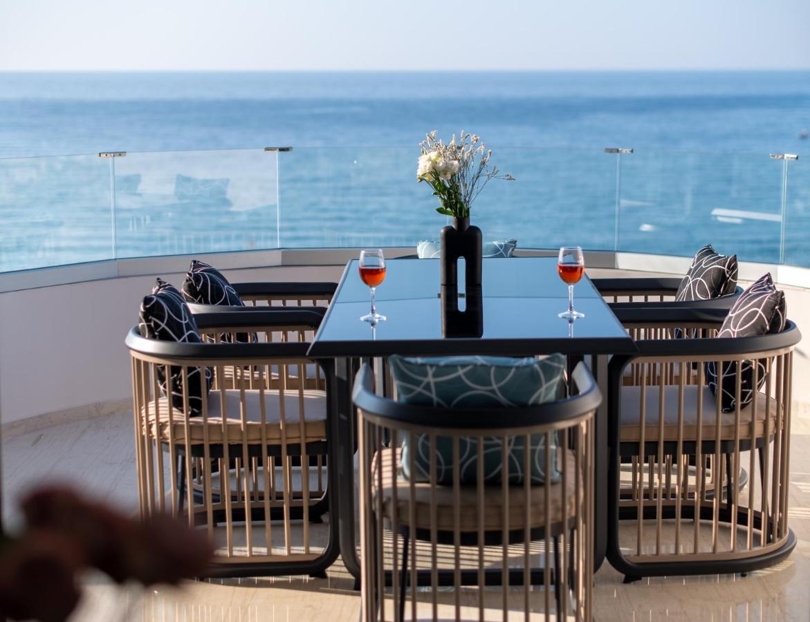 Lost In The View, Luxury With Seaview Apartment *