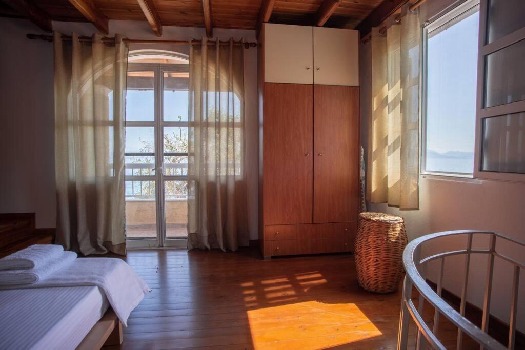 Holiday home Kohyli Beachfront House Agia Pelagia Chlomou