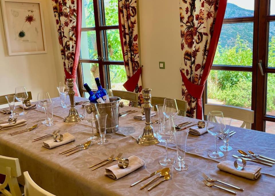 Villa Staffed, Unique And Luxurious Coastal In Beautiful Anidri, Palaiochora