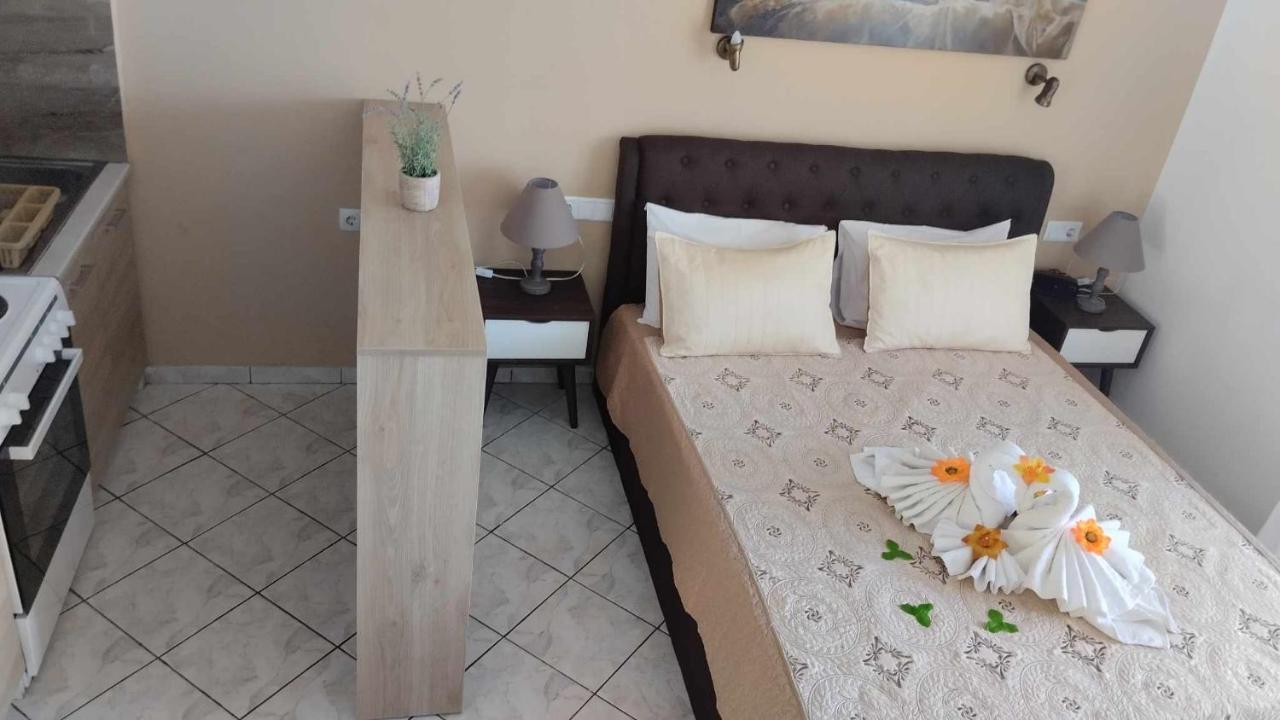 Golden Sun Apartment Rodakino