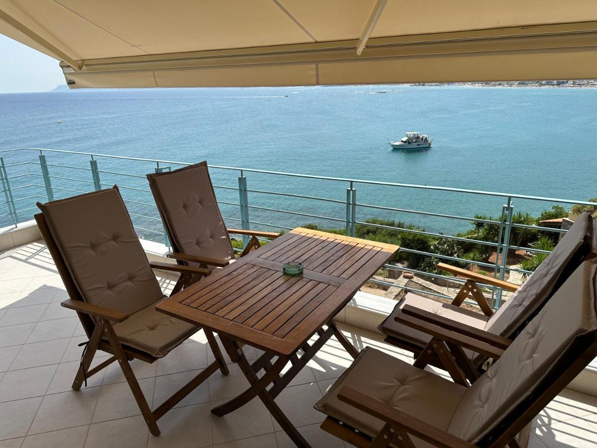 Frosini Seafront Loft Apartment