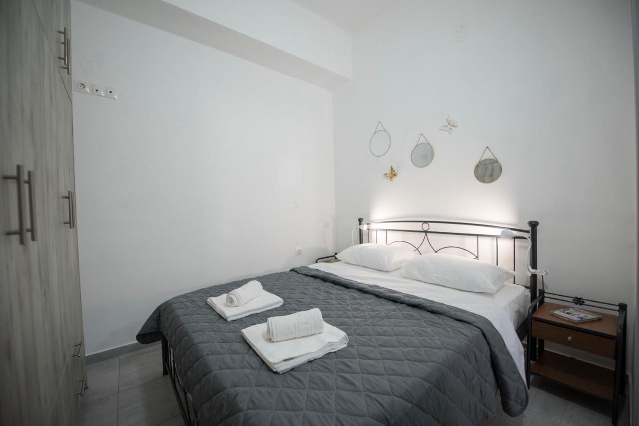 Pure And Simple Santorini
