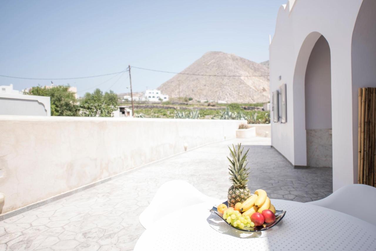 Pure And Simple Santorini Emporio (Santorini)