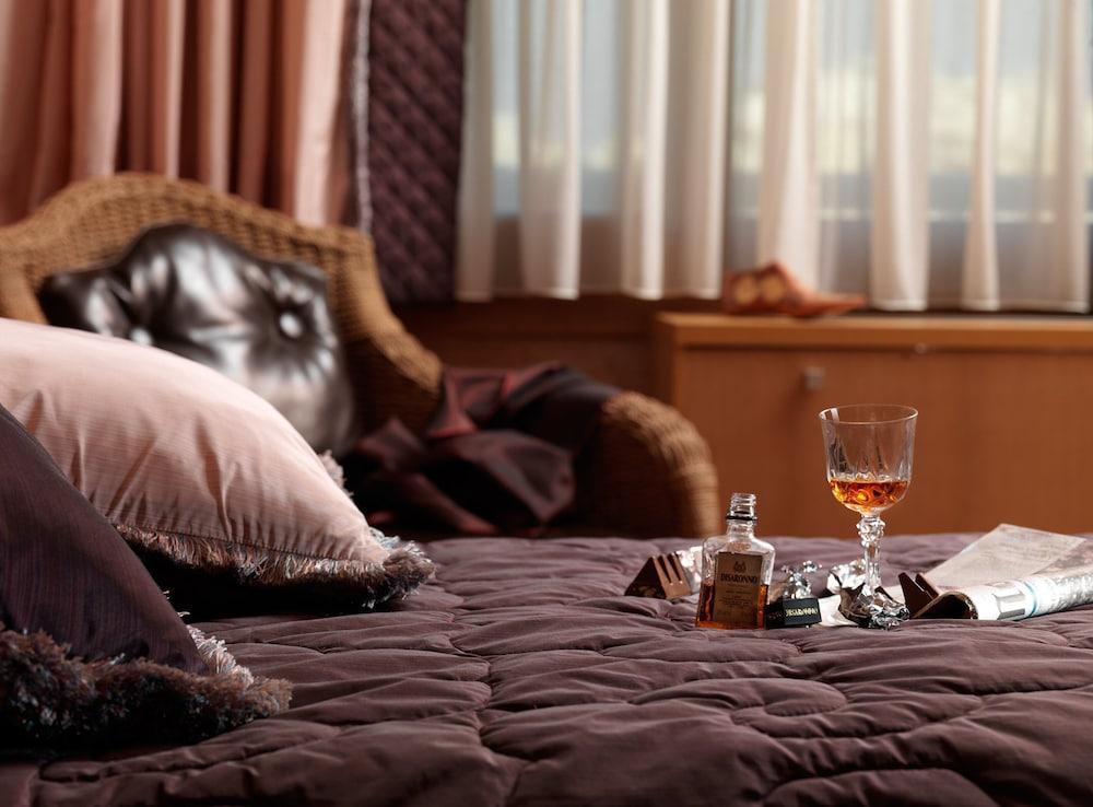 Divani Caravel 5*