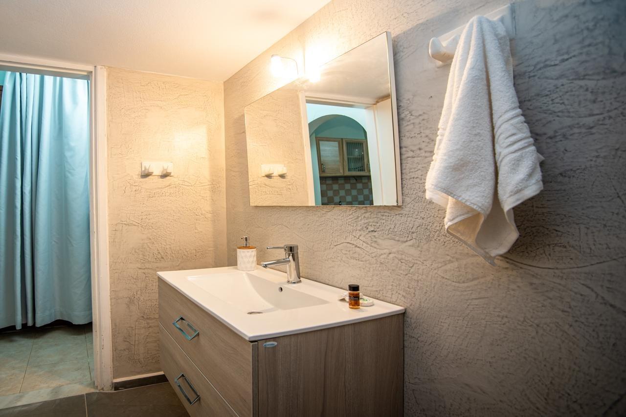 Alexandra Apartment *