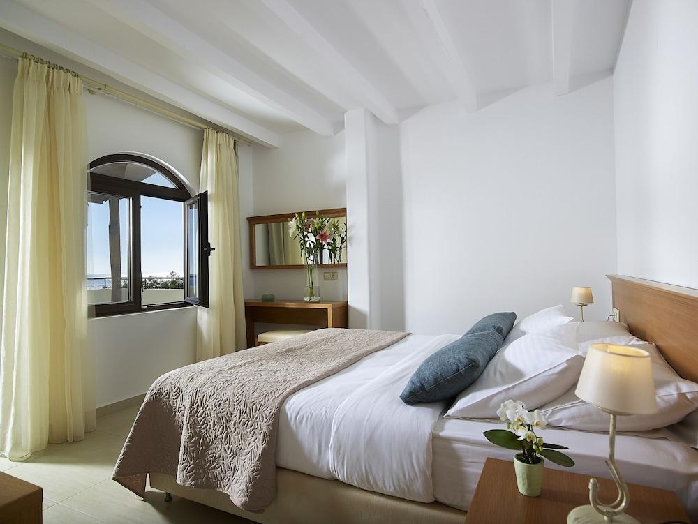 Coriva & Hotel 4*