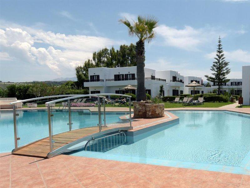 Hotel Geraniotis And Platanias (Crete)