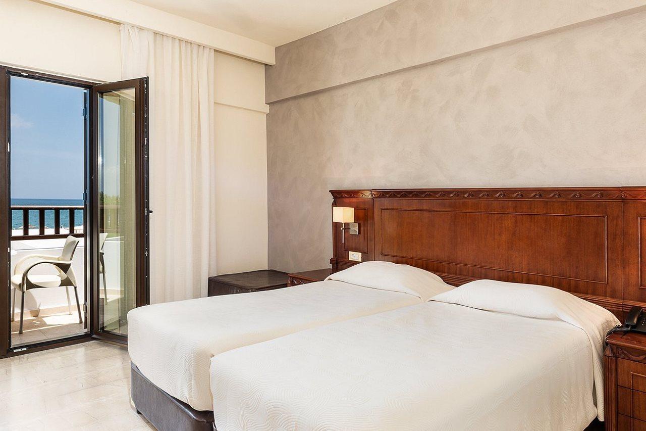Hotel Geraniotis And