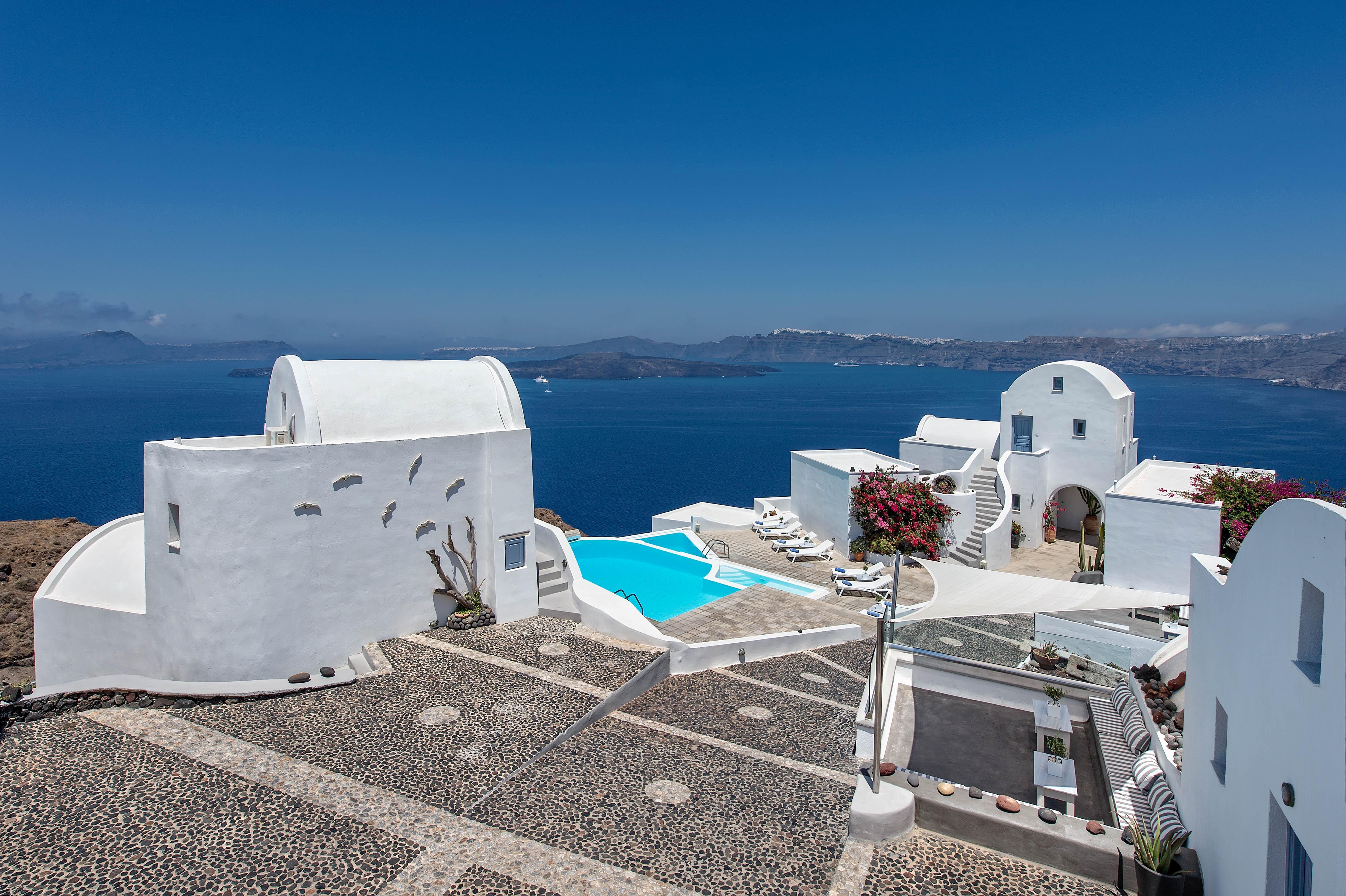 Apanemo & Hotel Akrotiri (Santorini)